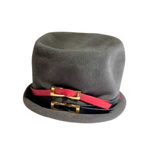Vintage Evelyn Varon Gray Italian Bowler Hat Buckle Details 60s Iconic Movie TV‎